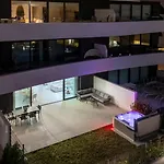 Appartement Bajo De Lujo Jardin Y Jacuzzi *