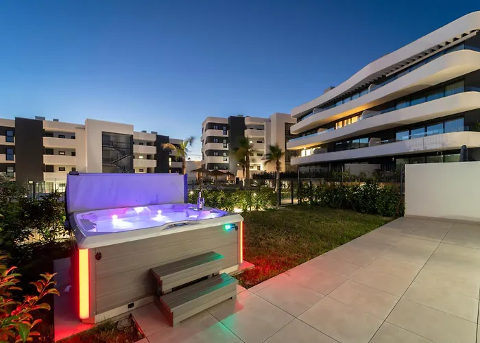 Bajo De Lujo Jardin Y Jacuzzi Lägenhet